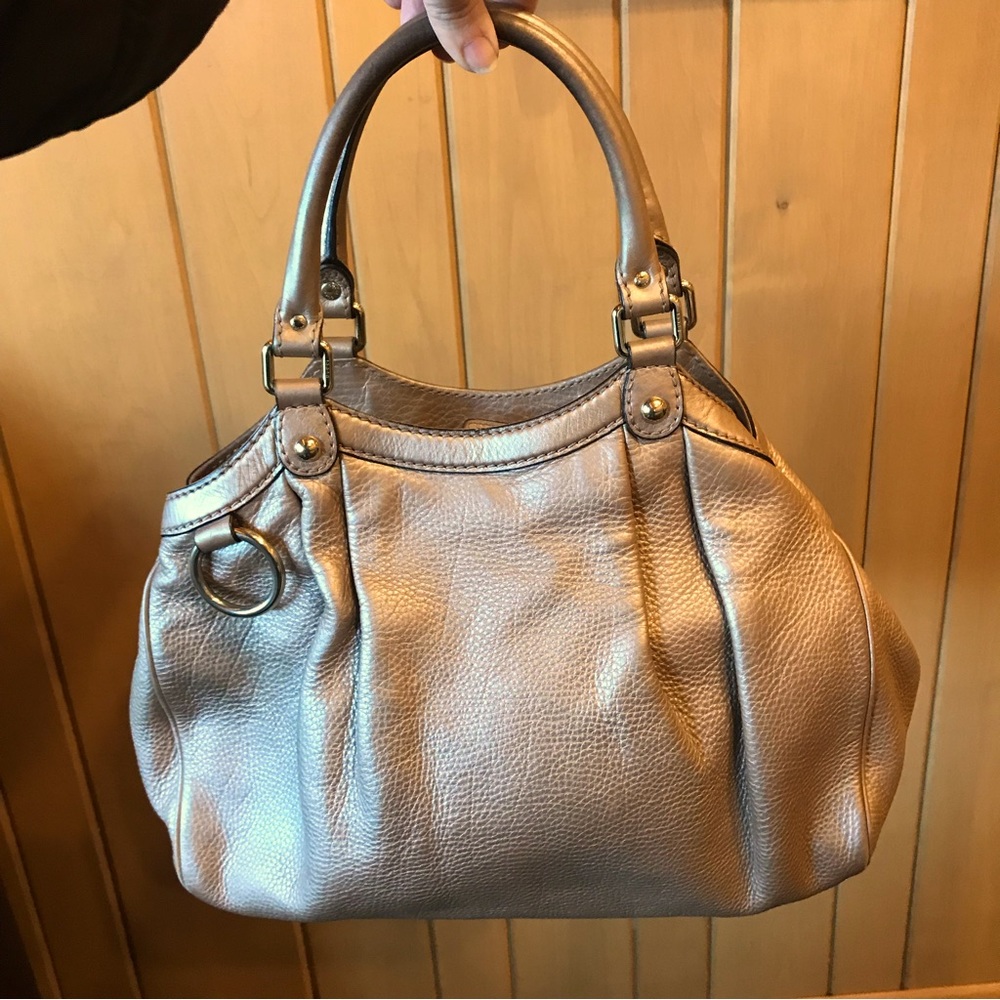 Gucci pebbled leather Sukey bag in Metallic Dusty Rose Gold
